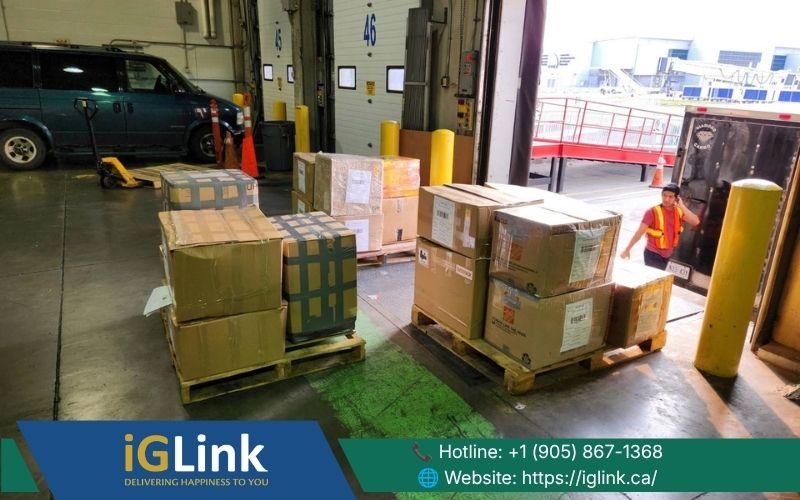 Tính cước phí gửi hàng từ Canada về Việt Nam bằng công cụ báo giá ngay trên website iGLink